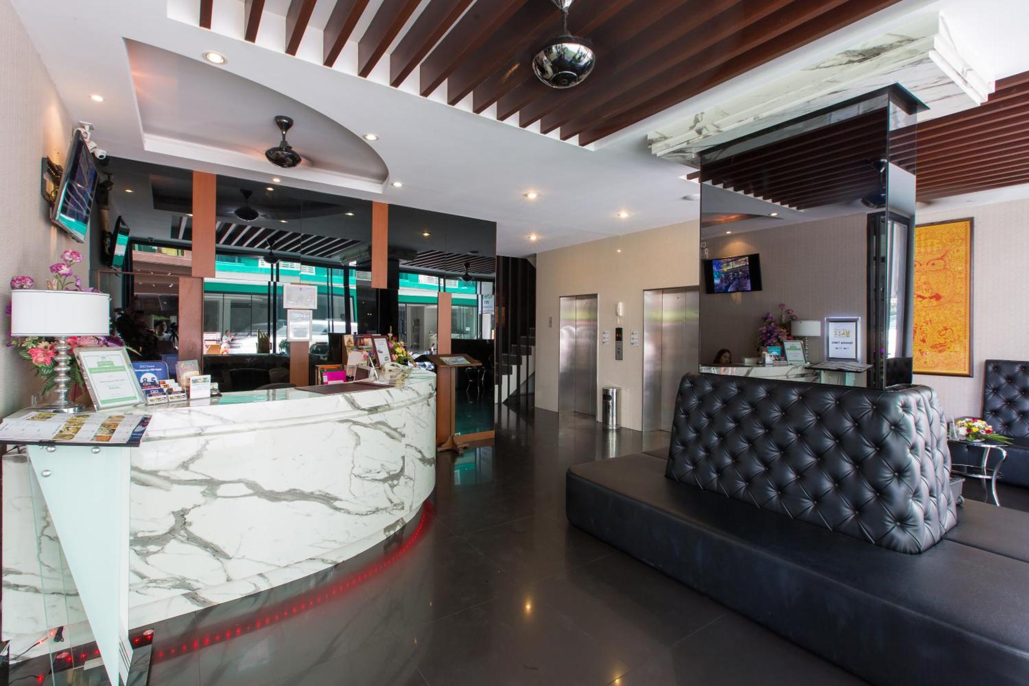 Hemingways Silk Hotel Patong ภายนอก รูปภาพ